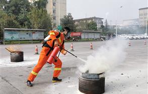 活動中鍛煉隊(duì)伍、競賽中實(shí)戰(zhàn)演練——川恒股份安全消防技能競賽